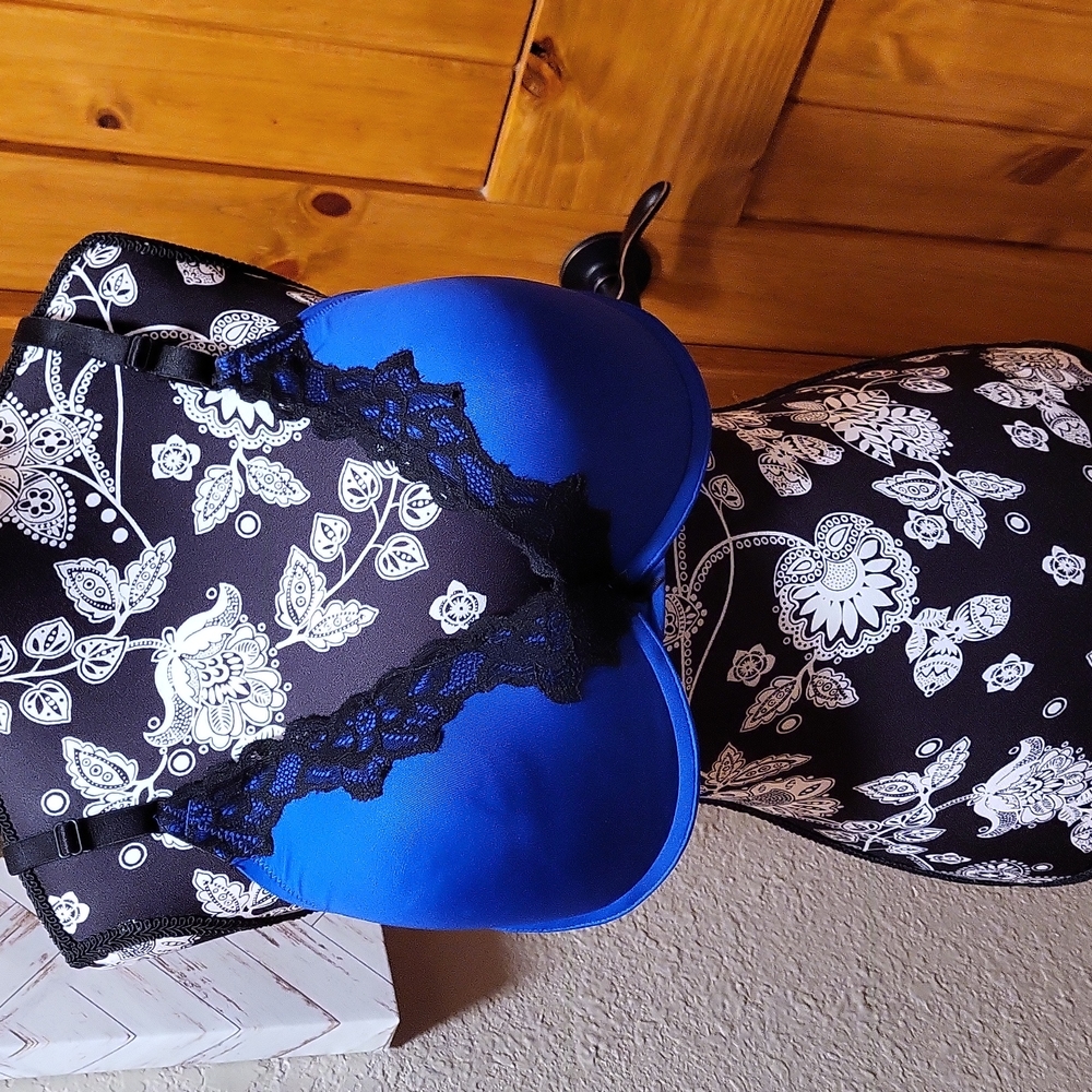 Blue/Black Lace Bra 40D